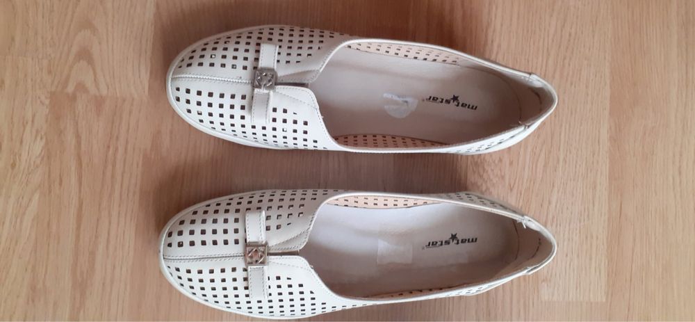 Дамски обувки