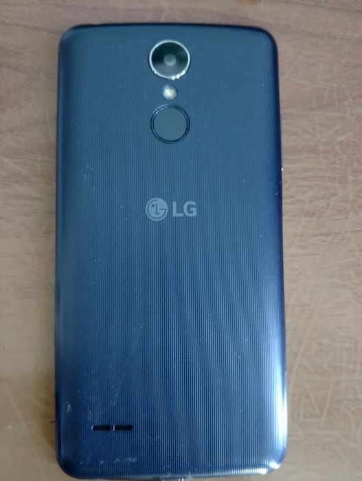 Продаётся телефон LG