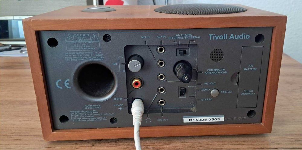 Radio TIVOLI Henry Kloss Model Three