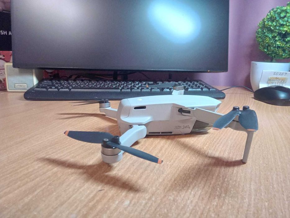 Продам дрон DJI Mini 2