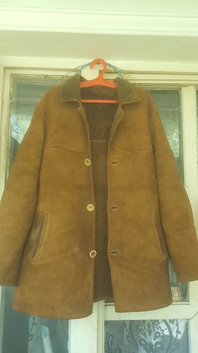 Naturalniy mujskoy dublyonka, razmer 52, svet svetliy korichniviy