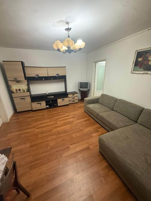 Inchiriez apartament in cugir