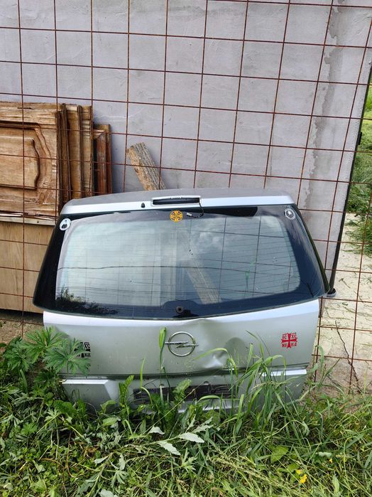 Luneta Opel Zafira 2006