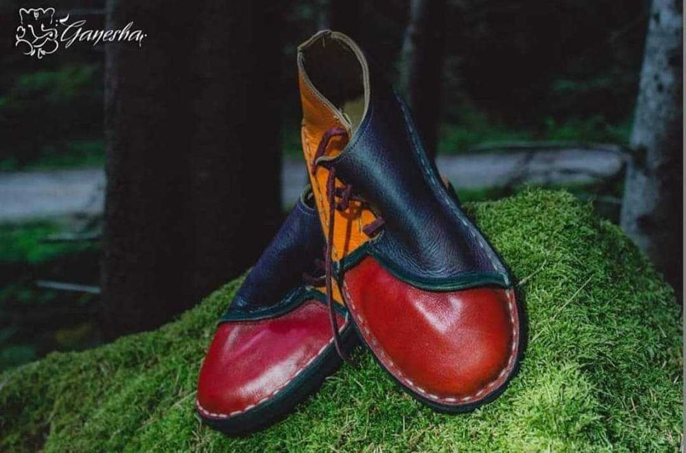 Pantofi din piele , fabricat manual