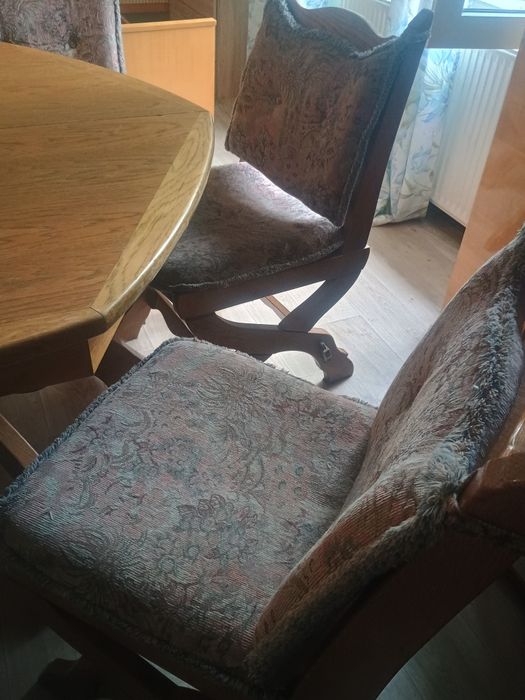 Set Masă extensibila din lemn Masiv pt sufragerie + 6 scaune tapițate