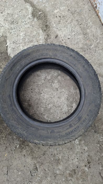 Продам резину бу 2 балона