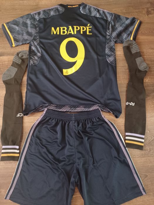 Vand echipament Mbappe Real Madrid 170-180 cm