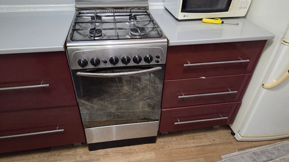 Продам кухонный гарнитур б/у