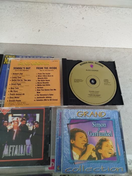 Cd de vânzare preț 15 lei bucata.