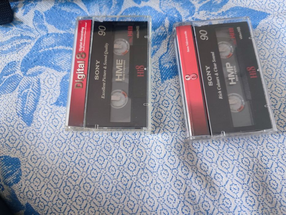 Продам видеокамеру. В рабочем состояние . ТОРГ.