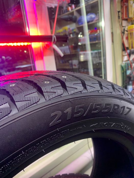 Зимние шины 215/55R17