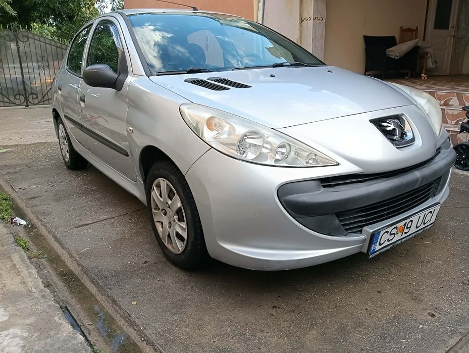 Vând peugeot  206+ an 2011 motor 1.4 benzina  km reali 105.000 distribuția schimbata la 96.000 FISCAL PE LOC  0749 300 646