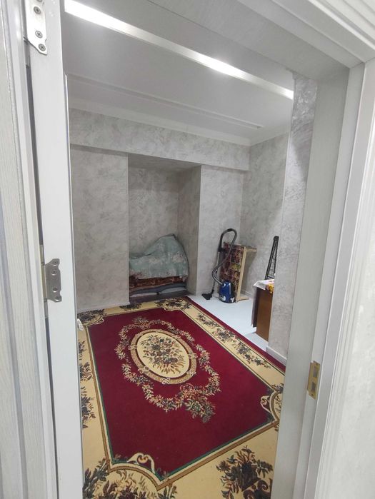 М.Азизов кучаси 2-уй Г блок -1-каватда 100 кв уй (жихозларсиз)