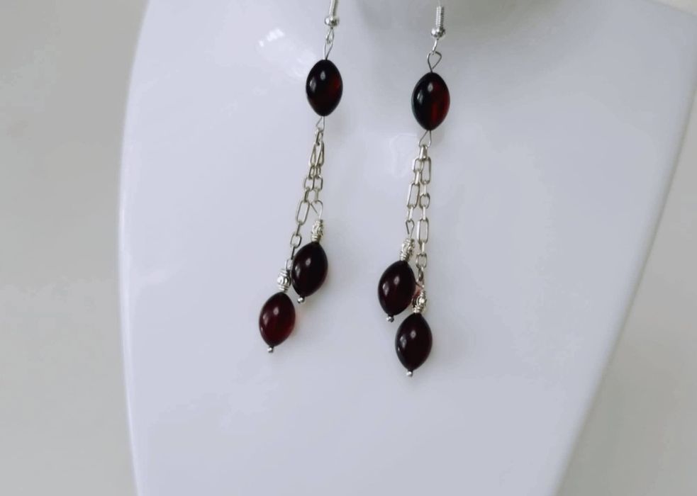 Vechi cercei lungi argint 925, cu picaturi de chihlimbar presat de culoare rosu cherry, stil maslina