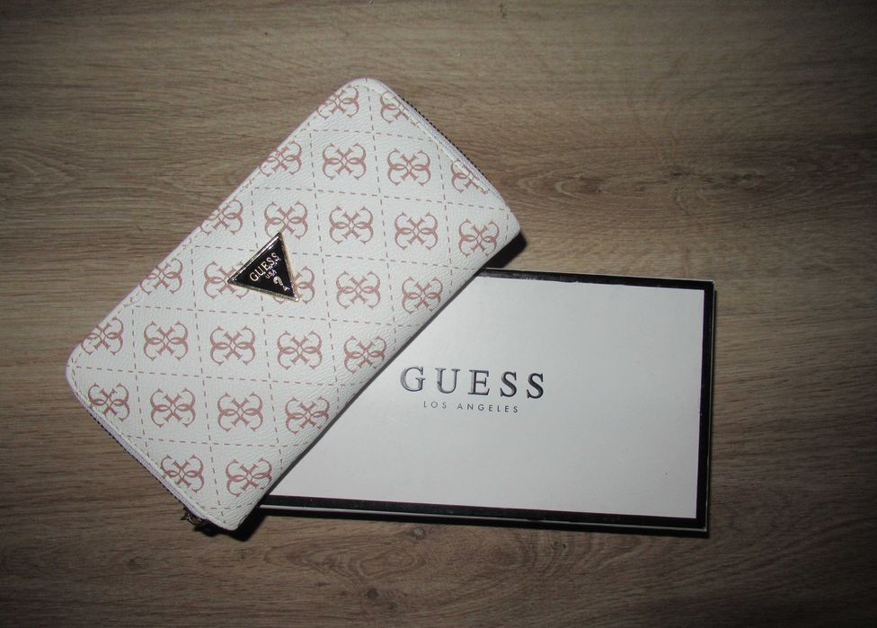 GUESS--ДАМСКИ портфейл--НОВ!!!