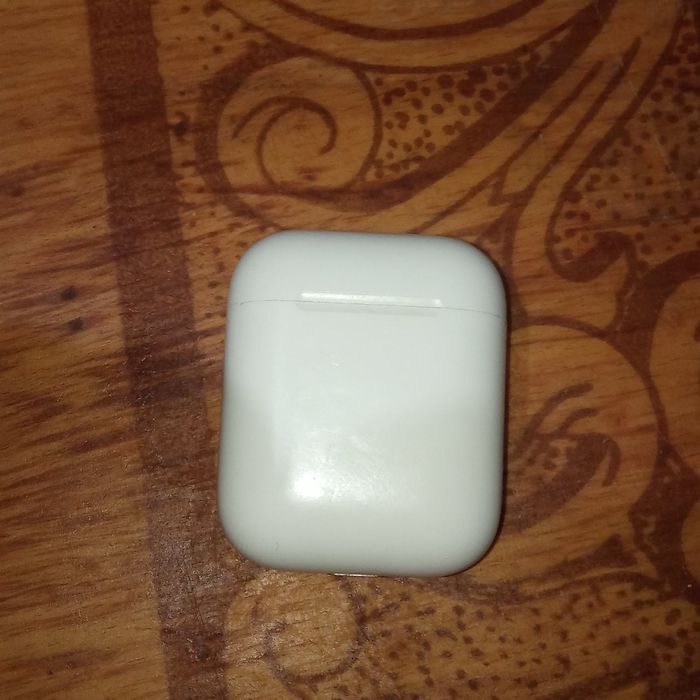  ayfon uchun naushnik sotiladi original 800.000  xolati yaxshi