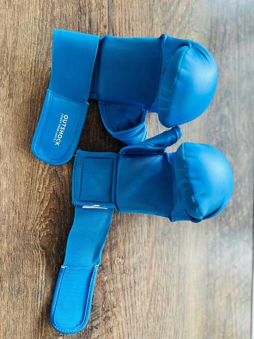 Echipament Karate - kimono & protectii pumn (size S)