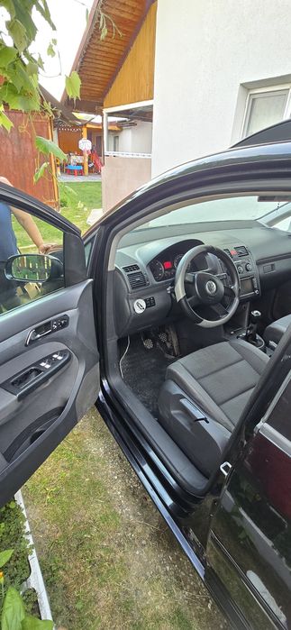 VOLKSWAGEN Touran 2004 — imagine 3