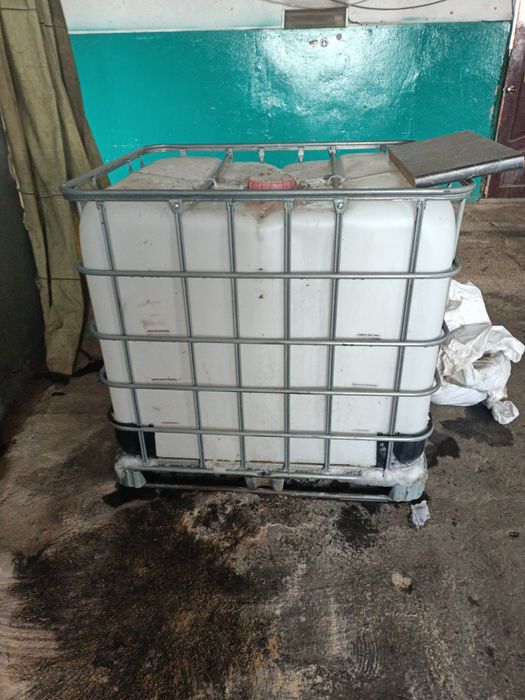 Продам бочку куб