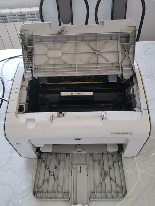 Продаю принтер hp 1102 в хорошем состоянии