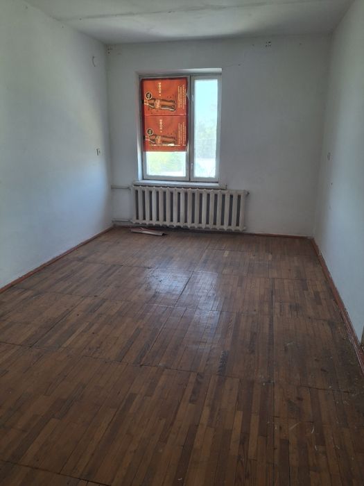 ДСУ-да 2 бөлмелі пәтер сатылады. Квартираға берілмейді.