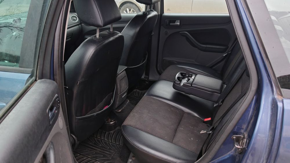 Форд фокус 2006 година 2.0i газ бензин GHIA модел