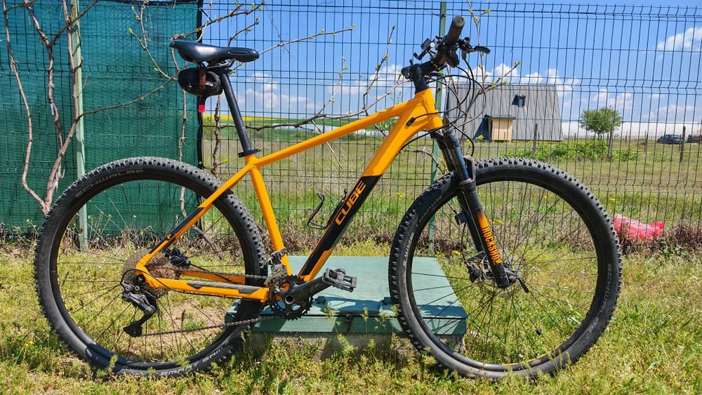 Vând bicicleta CUBE Attention, 29", L