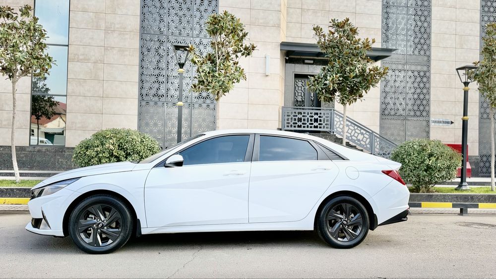 Hyundai Elantra 2022 1.6 L
