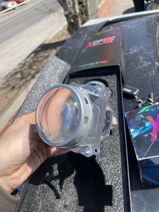 Бэ лэд Линзы на машину Xoptic
