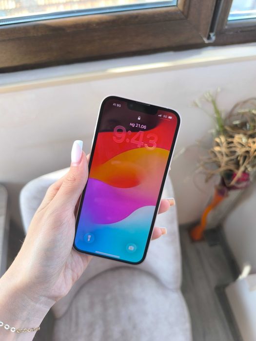 Запазен Iphone 13