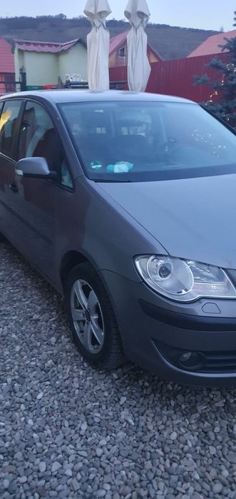 Vând  Volkswagen Turan