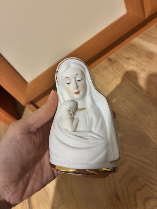 Декорация от порцелан Дева Мария