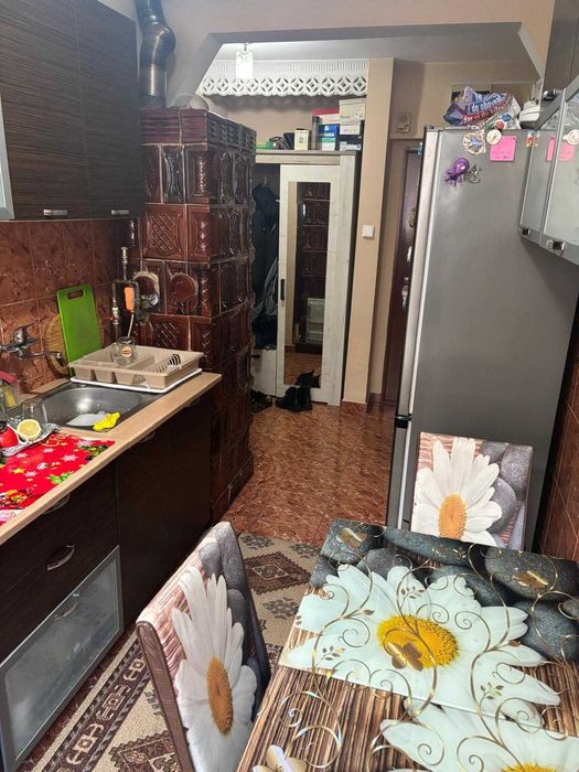 Vand apartament cu 2 camere