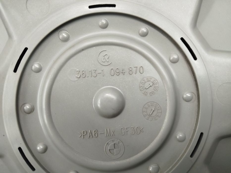 Продавам оригинални тасове за БМВ