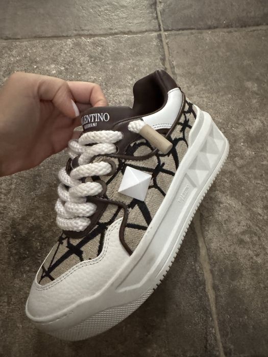 Кецове кафяво с бяло