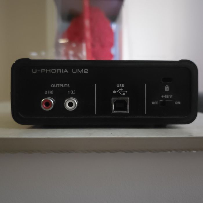 Microfon / Interafata Audio Behringer + Suport microfon