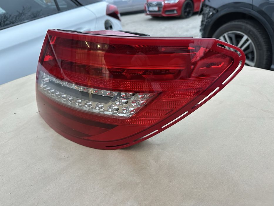 Mercedes C204 десен стоп