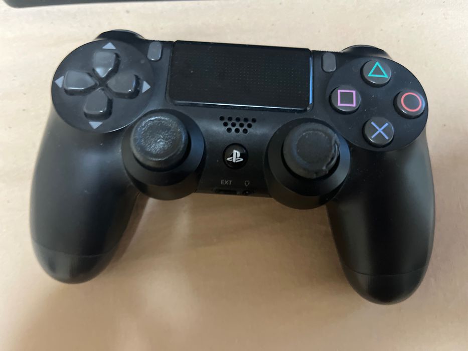 PS4 + Джоистик чисто нов