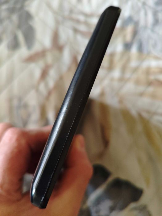 Лот от 2 таблета за ползване, ремонт или части