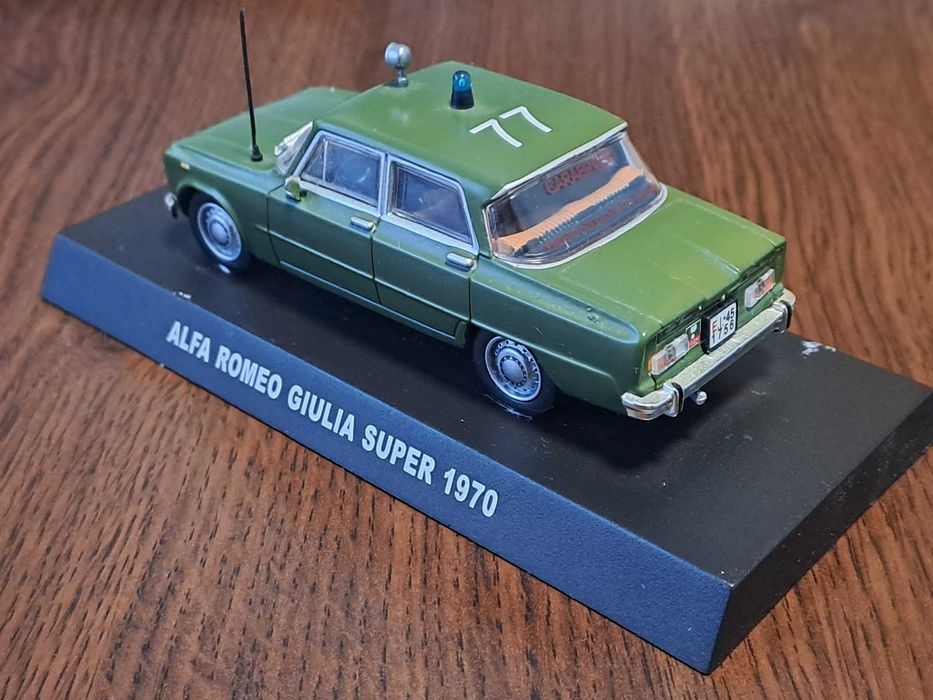 Alfa romeo giulia 1600 super 1971 police 1:43 altaya