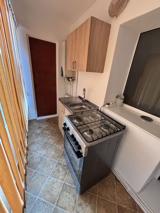 Inchiriez apartament centru