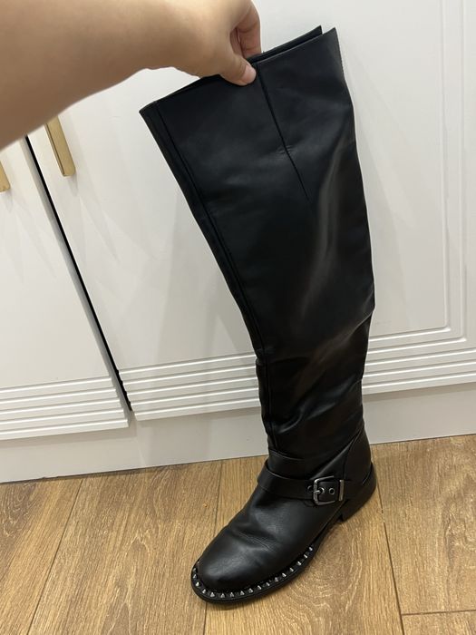 Продам зимние сапоги от баскони