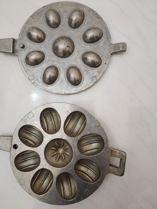 Форма для выпечки орешков в хорошем состоянии