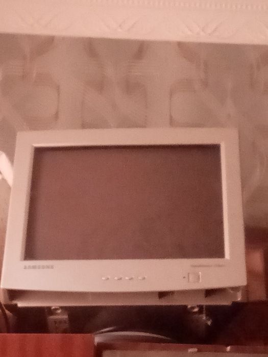 Монитор недорого 100к бу