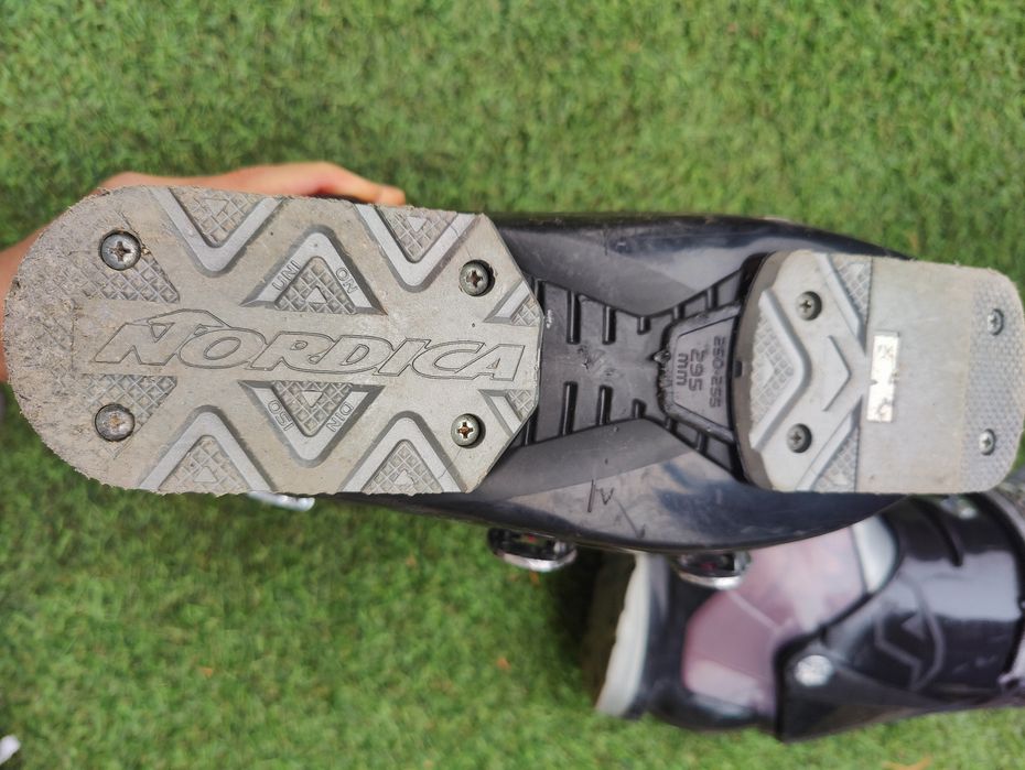 Clapari Nordica dama marime 38, 24.5cm