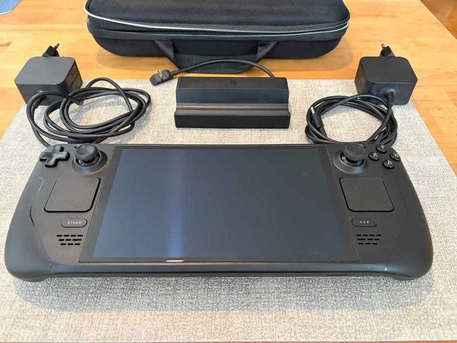 Steam Deck OLED 512GB – Пълен комплект, перфектно състояние