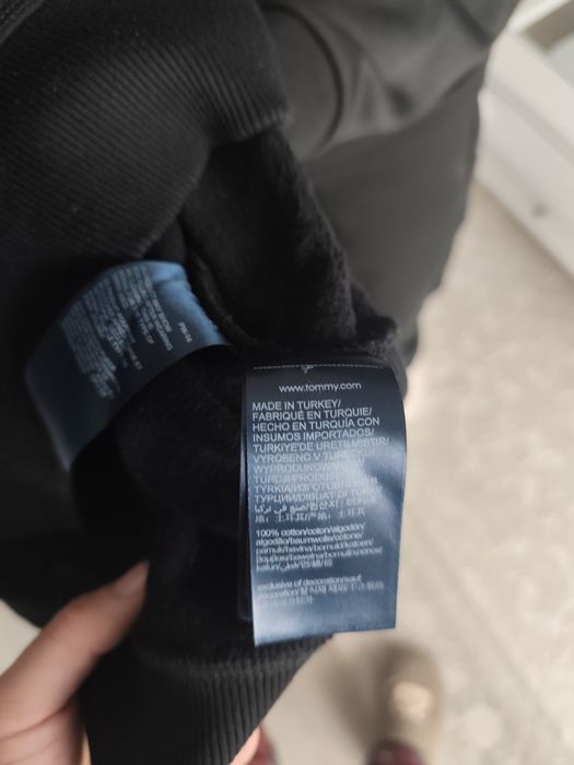 Vând bluza originala  Tommy Hilfiger Jeans