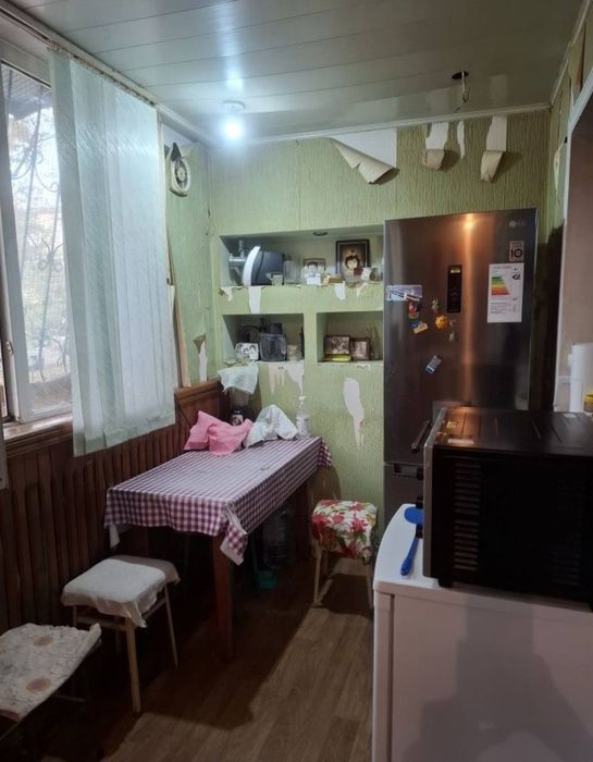 Срочно Продаётся ШРуставели 2/2/4 без ремонта без мебелья !