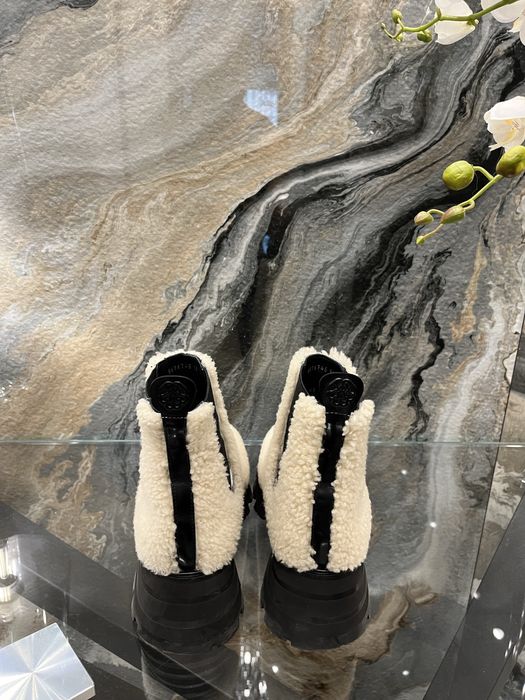 Продавам обувки….