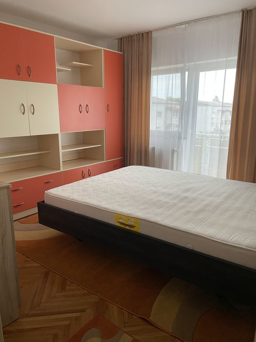 Dau in chirie apartament cu 2 camere in Micro 17, utilat si mobilat